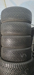 TALVEREHVID NOKIAN 245 40 R20 (1 foto / 6)
