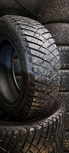 TALVEREHVID / NAASTREHVID GOODYEAR 195 65 15 UUEVÄÄRSED (5 foto / 5)