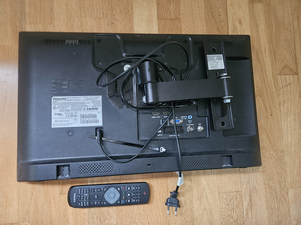 Телевизор Philips 24" 24PFS4022/12 FullHD + крепление