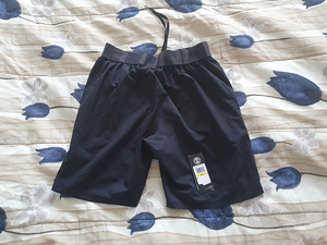Мужские шорты Under Armour, размер M (2 фото из 4)