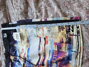 Новые мужские шорты Billabong 32 (6 фото из 6)