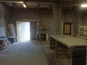 Помещение, склад 95 м2, коммунальные в цене (2 фото из 10)