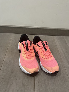 NIKE Spordijalanõud suurus 38 (2 foto / 3)