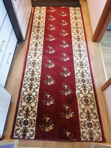 Ковровая дорожка в отличном состоянии