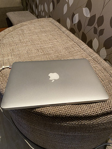 Macbook Pro 2015 (3 foto / 3)