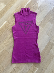 Uus Guess top S (1 foto / 1)