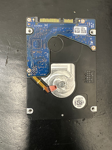 Жесткий диск HDD HGST slim 750 Гб (2 фото из 2)
