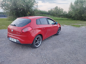 Fiat Bravo 1.9JTD (4 foto / 6)