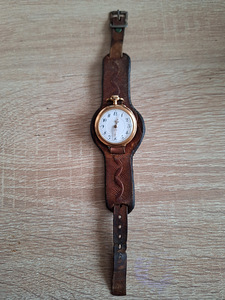 Kullast kaela kell mis on tehtud käekellale. Proov 585
