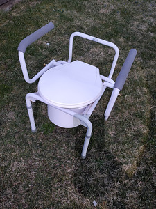 Inva wc pott (1 foto / 2)