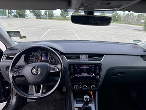 Skoda Octavia (5 фото из 9)