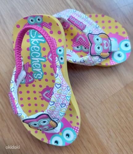 Размер 22, новые сандалии SKECHERS для девочек (фото #1)