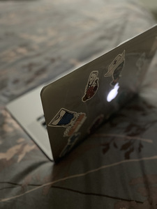 MacBook pro 15 i7 16gb 256gb (6 foto / 6)