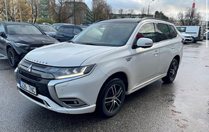Mitsubishi Outlander Phev 4WD Instyle Plus 2.4 99kW (11 foto / 15)