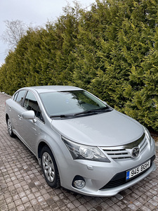 Toyota Avensis 1.8 2012 (3 foto / 9)