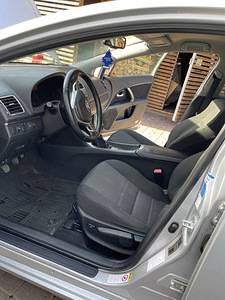 Toyota Avensis 1.8 2012 (7 foto / 9)