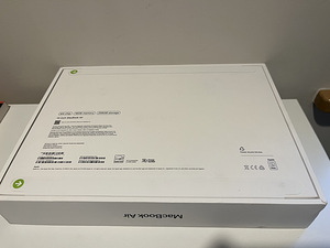 MacBook Air 13" (2 фото из 7)
