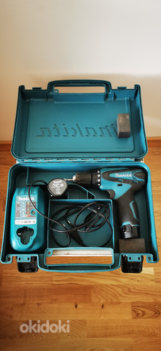 Аккумуляторная дрель-шуруповерт Makita DF330D + чемодан