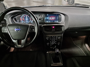 Volvo V40, 2.0 140kW (6 foto / 6)
