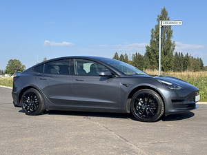 Tesla Model 3 veljed ja rehvid (7 foto / 7)