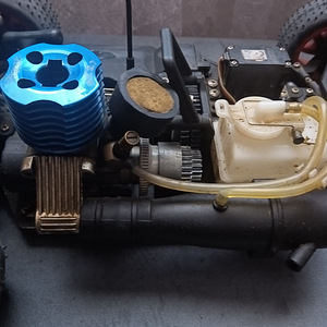 JAMARA Naxos GP 2,4 GHz 1\10 Nitro RTR (4 foto / 5)