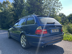Продается BMW 330i (4 фото из 11)