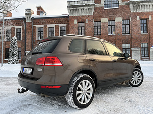 Volkswagen Touareg (6 foto / 14)