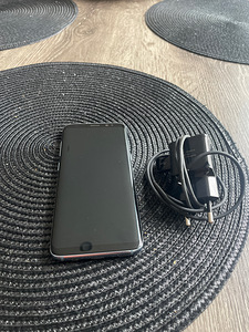 SAMSUNG Galaxy S8 (2 foto / 3)