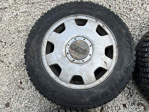 15" 5x112 audi valuveljed naastrehvidega (2 foto / 10)