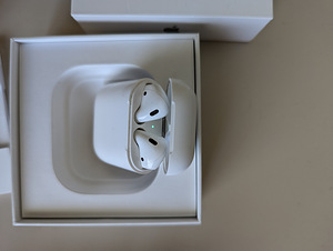 Apple AirPods 2 (3 фото из 5)