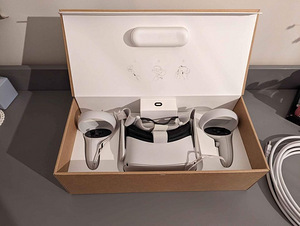 Oculus Quest 2 + компьютерный кабель 5м (3 фото из 3)