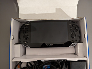 PS Vita Slim Kodustatud CFW / PS vita FAT Stock (1 foto / 2)