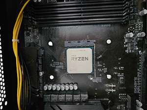 AMD Ryzen 7 5800X3D Garantii 1.5a. (1 foto / 1)