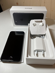 iPhone 7 черный 32гб (2 фото из 3)