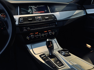 BMW F10 520d LCI (4 foto / 8)