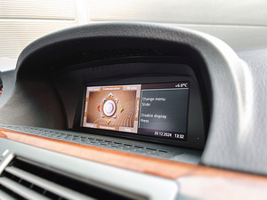 BMW 750 Exclusive 4.8 270kW (8 foto / 15)
