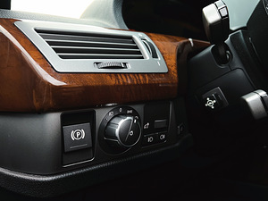 BMW 750 Exclusive 4.8 270kW (13 foto / 15)
