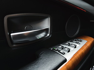 BMW 750 Exclusive 4.8 270kW (14 foto / 15)