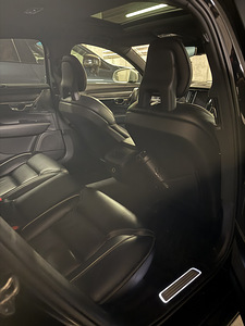 Volvo S90 B&W R-Design XENIUM INTELLSAFE (4 фото из 8)