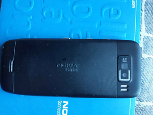 Mobiiltelefon Nokia E 52 (2 foto / 3)