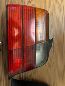 BMW E36 sedaan tagatuled OE (4 foto / 8)