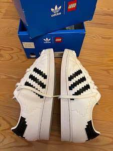 Adidas SuperStar Lego (2 фото из 4)