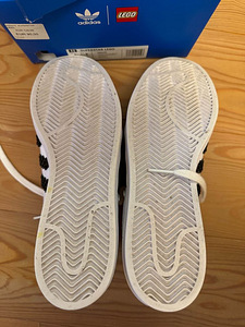 Adidas SuperStar Lego (3 фото из 4)
