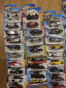 Hot Wheels mudelite kollektsioon 113tk (2 foto / 8)