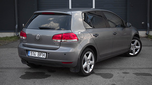Volkswagen Golf (8 foto / 15)