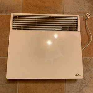 Мало исп. электрорадиатор (Airelec 2000w) с термостатом (2 фото из 4)