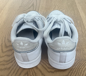 Adidas nahast tossud (3 foto / 5)