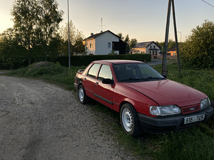 Ford Sierra (1 foto / 5)