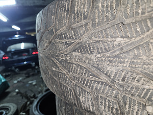 Шины 215/60R17 Continental MS (2 фото из 3)