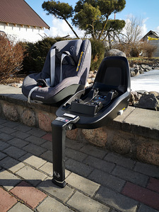 Maxi - Cosi 2wayFix + Maxi - Cosi Pearl (1 foto / 4)
